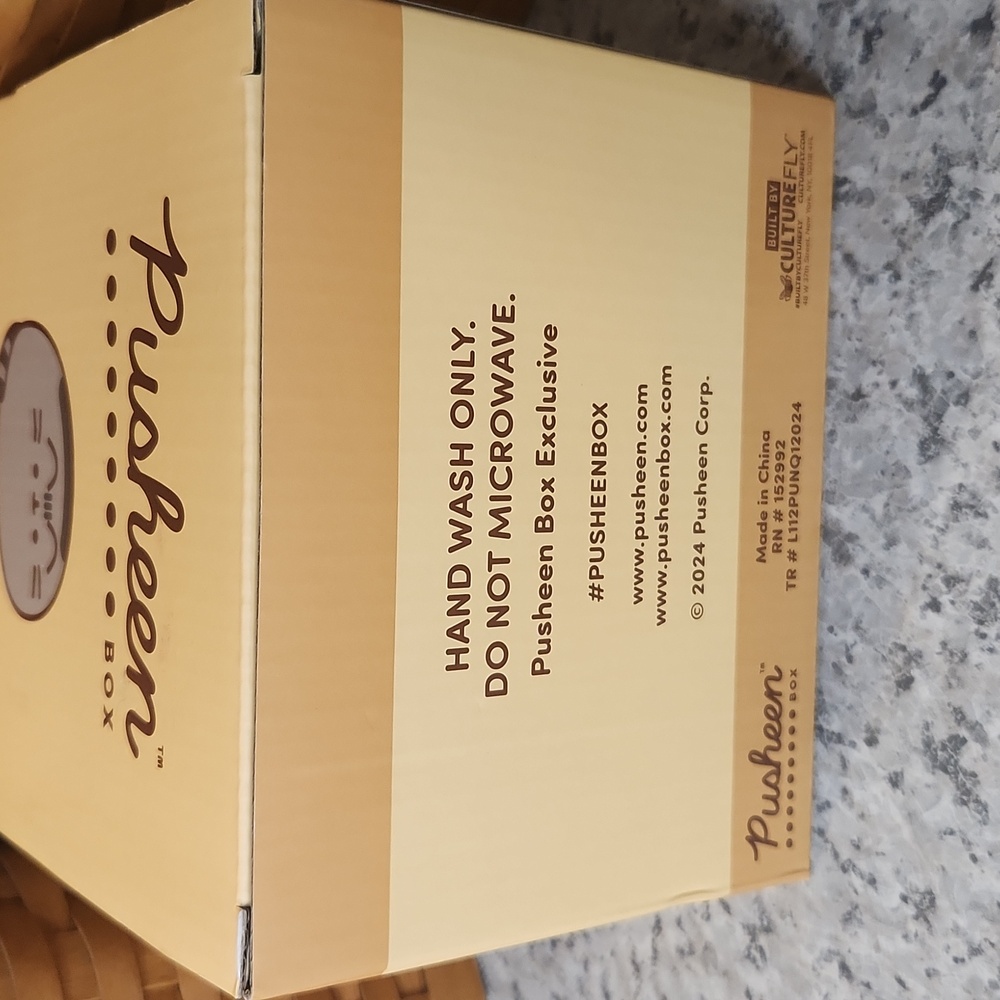 Pusheen The Carb Club Mug Box Exclusive Warm & Toasty Cat Cup - Picture 11 of 12